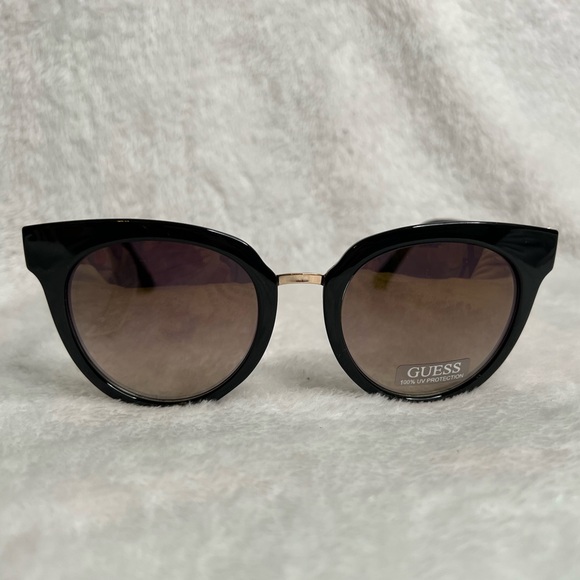 Guess Sunglasses - Picture 1 of 5